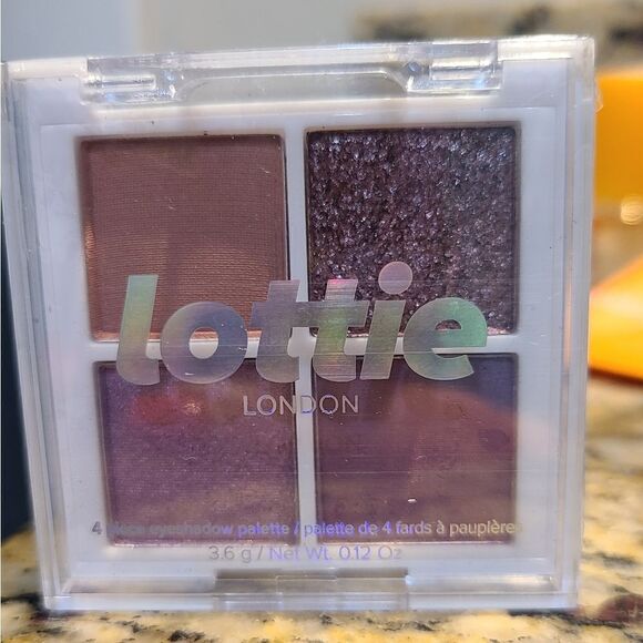 Lottie London Eyeshadow Palette,  Mauve pinks - Picture 1 of 2